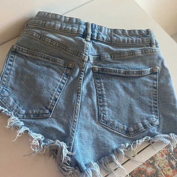 Zara cut off shorts - Picture 3 of 3
